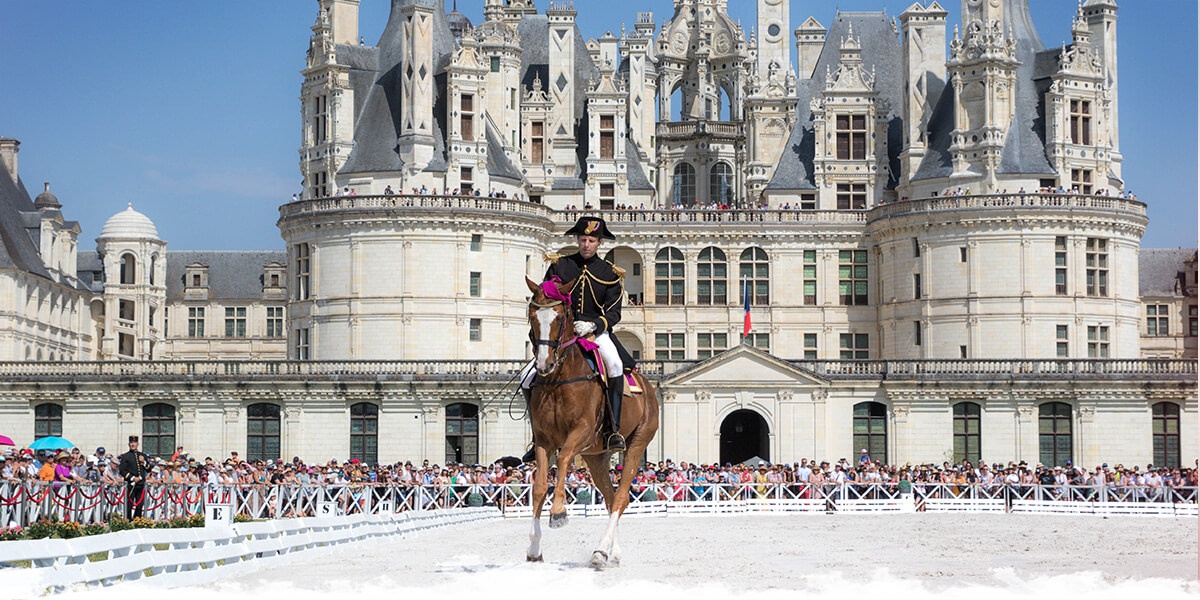 500 cavaliers fêtent les 500 ans de Chambord