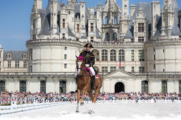 500 cavaliers fêtent les 500 ans de Chambord