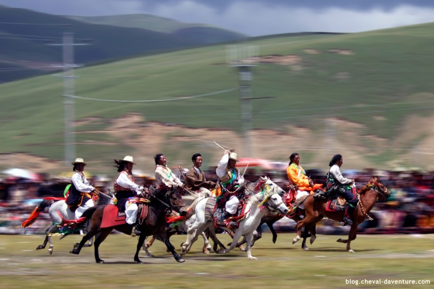 Courses de chevaux au festival de Litang @Blog Cheval d'Aventure
