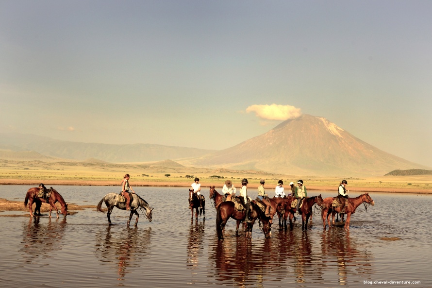 Groupe de cavaliers en Tanzanie @Blog Cheval d'Aventure