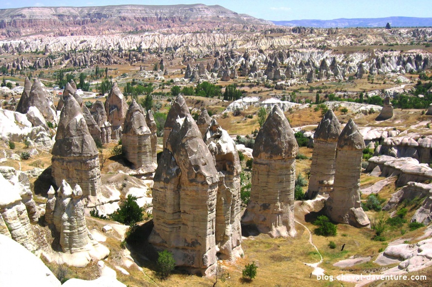 Les célèbres cheminées de fées de la Cappadoce @Blog Cheval d'Aventure