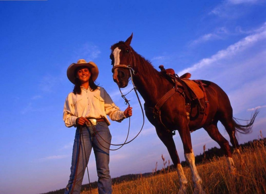 Cassy et son cheval @ Blog Cheval d'Aventure